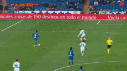 亚冠-路易斯失点米内罗进球被吹 申花0-2神户胜利船